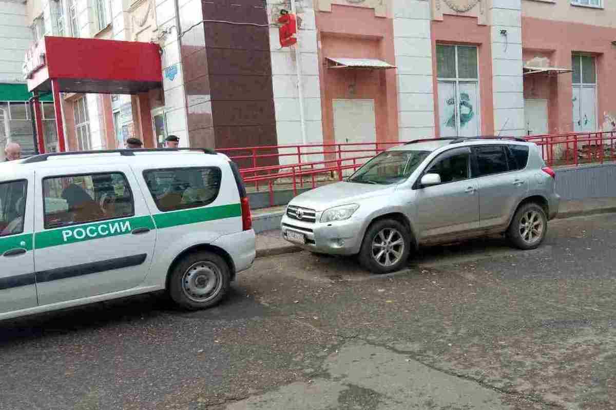 Судебные приставы Ивановской области арестовали иномарку в ходе рейдового мероприятия «Должник»