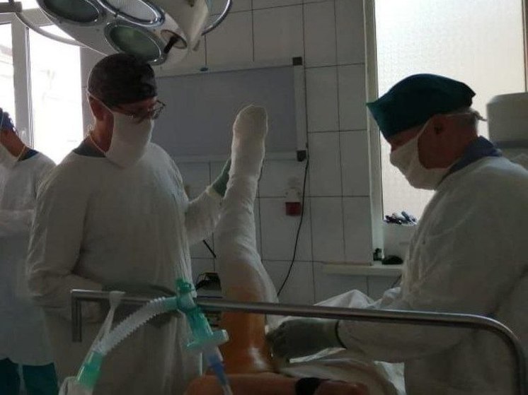 В Горбольнице Армавира впервые провели операцию по тотальному эндопротезированию тазобедренного сустава