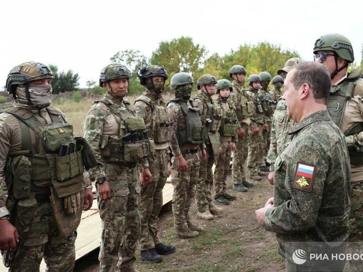 Дмитрий Медведев наградил военнослужащих из Бурятии