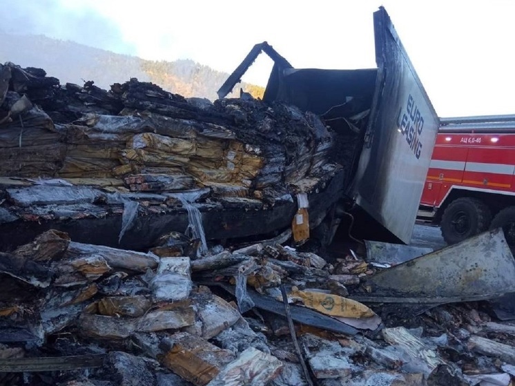Фура с рыбой и курицей сгорела на трассе «Чита-Хабаровск» в Забайкалье