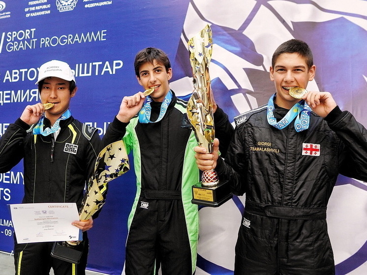 В Алматы состоялся первый выпуск Академии молодых пилотов под эгидой Федерации автомотоспорта РК