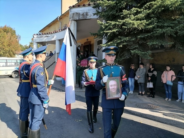 В Тверской области похоронили погибшего на СВО жителя Бежецка