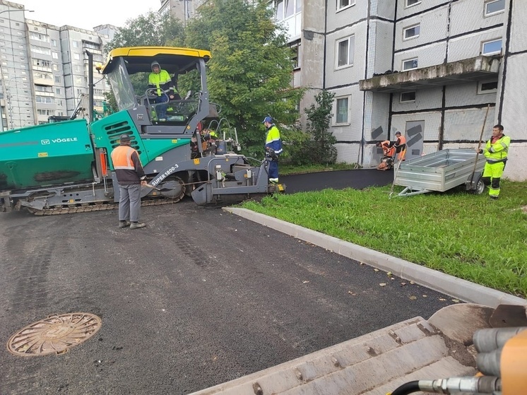 Подрядчик заасфальтировал 22 дороги в Петрозаводске