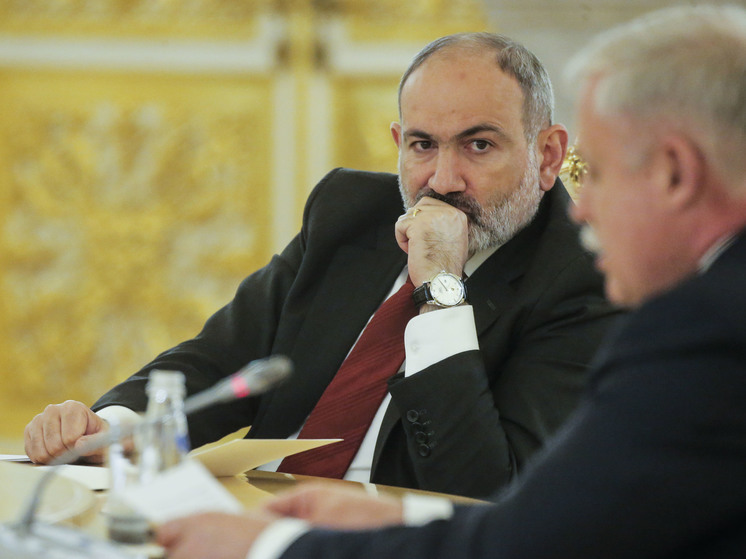 Пашинян призвал российских миротворцев защитить армян Карабаха