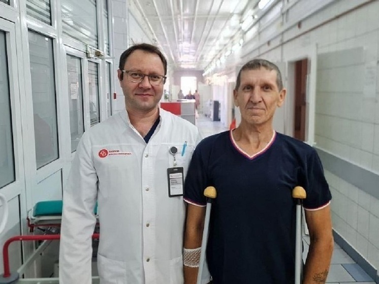 В Новосибирске хирурги НИИТО установили имплантат пациенту с большим дефектом таза