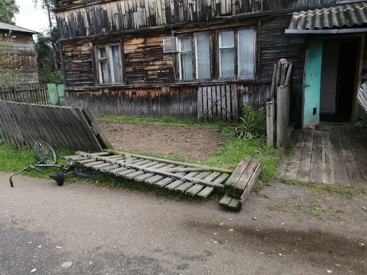 Жители поселка в Карелии пришли в ужас от последствий урагана