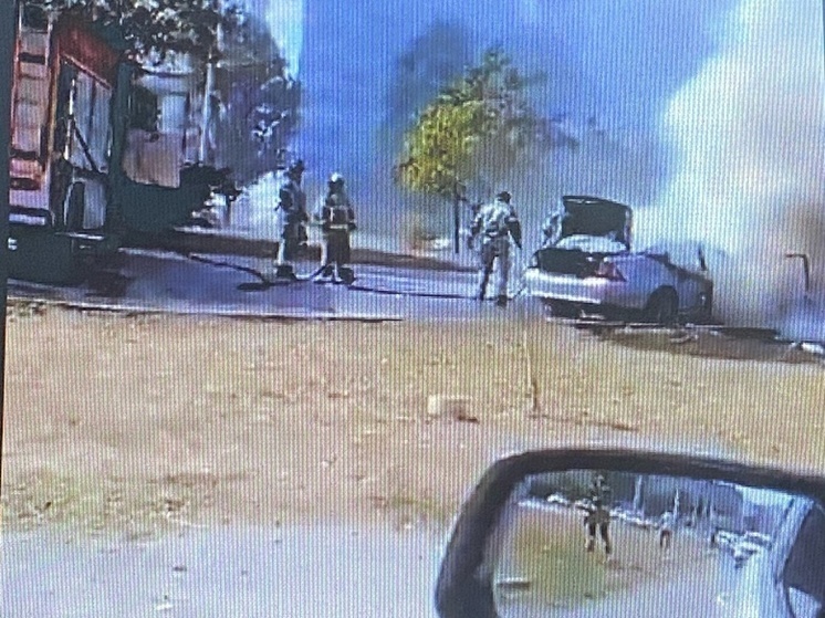 В городе Волгодонске Ростовской области на ходу загорелся «Мерседес»