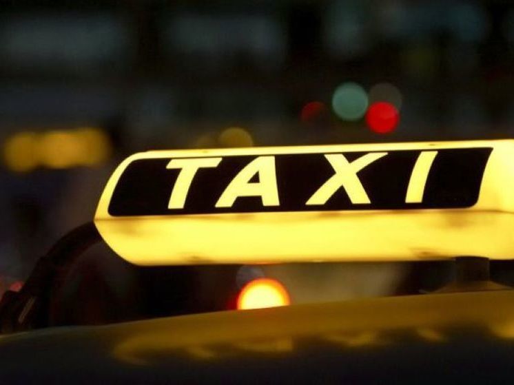 В Уфе таксист-иностранец ударил и ограбил клиента