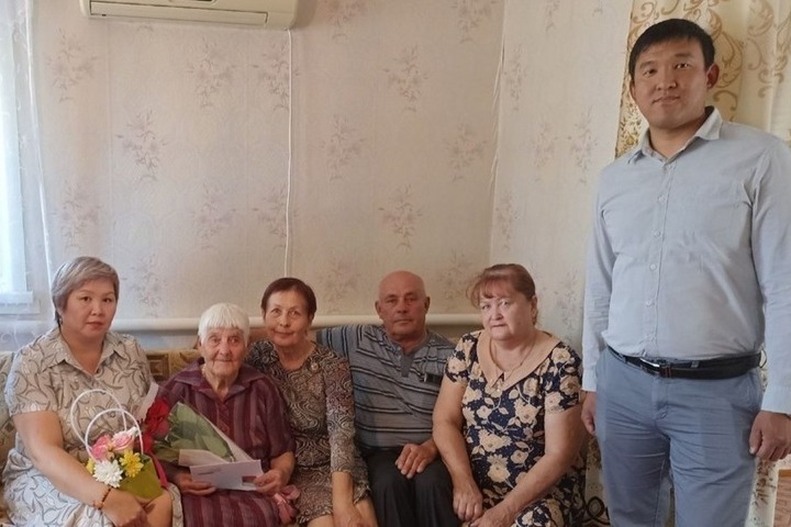 Жительница Калмыкии отметила 90-летний юбилей