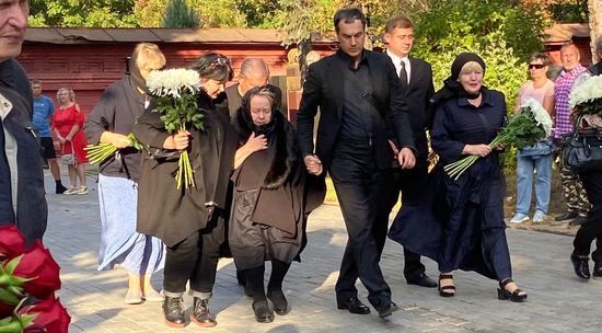 На Новодевичьем похоронили Николая Добронравова: видео