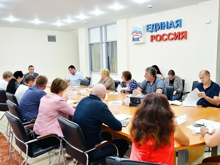 Виктор Тепляков провёл совещание по теме сохранения пальм от вредителей