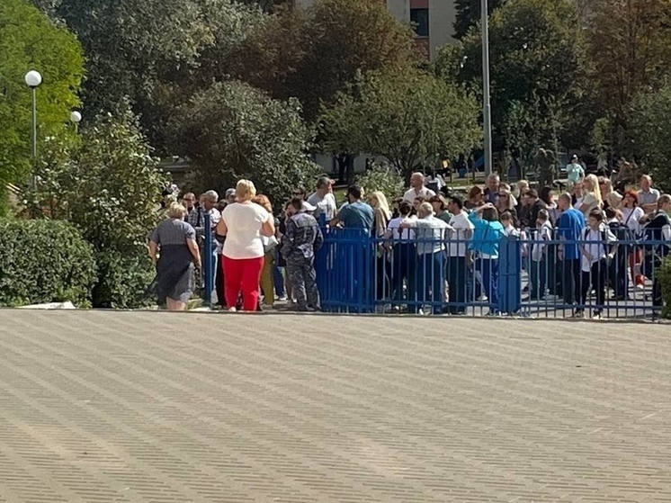 Из-за подозрительного предмета в Ростове эвакуировали лицей