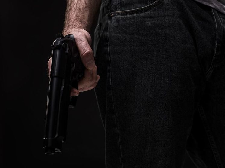 Вооруженный россиянин забаррикадировался в доме из-за бывшей супруги