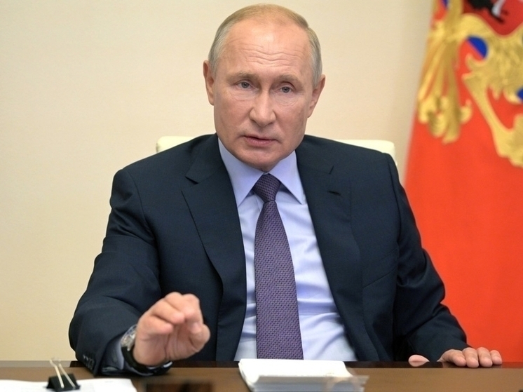 Путин поручил перейти к экономике высоких зарплат до конца десятилетия