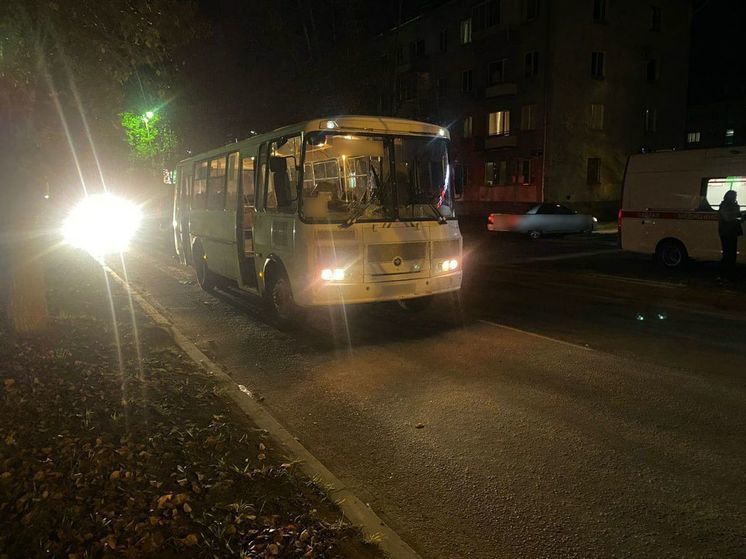 Автобус насмерть сбил 16-летнюю девушку в Братске