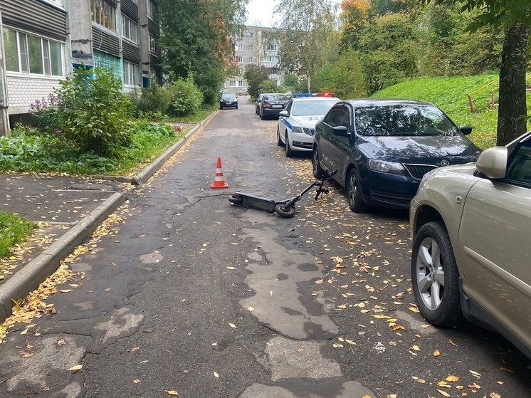 Мужчина на электросамокате сбил женщину в Череповце