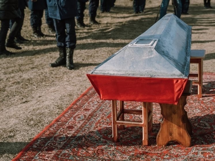 В Астрахани простились с бойцом СВО