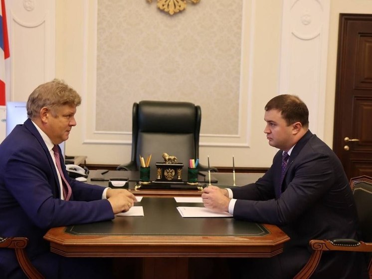 Глава Омской области Хоценко провел встречу с полпредом Президента в СФО
