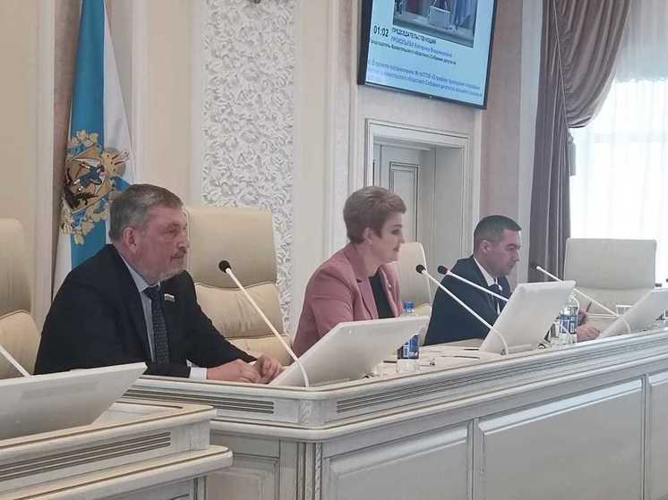 Пилот вертолета из НАО стал заместителем председателя парламента Архангельской области