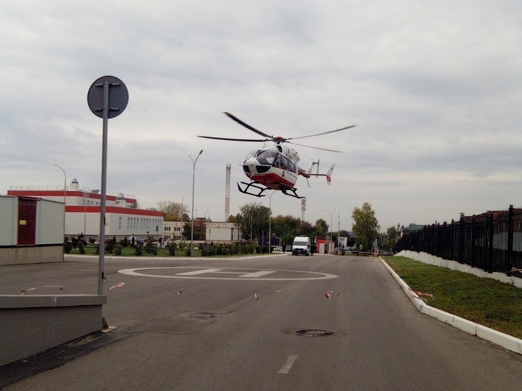 На вертолётной площадке БСМП впервые приземлился вертолёт санавиации