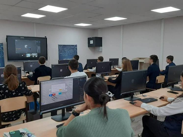 В ИТ-центре в ДНР проходят первые занятия по программированию