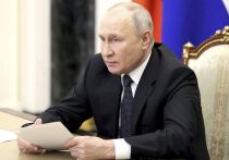 Глава государства Владимир Путин предложил постоянным членам Совбеза РФ обсудить ситуацию относительно развития отношений с ближайшими соседями и союзниками