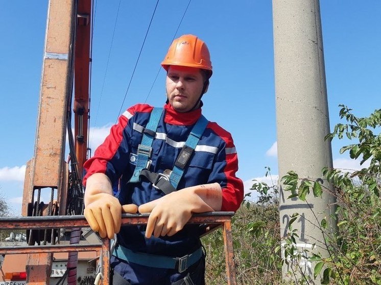 В Махачкале заменили опасные для прохожих провода