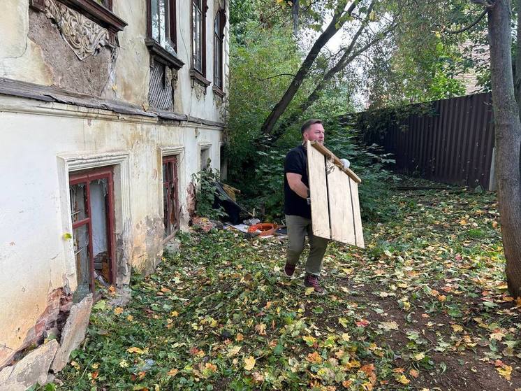 В общегородских субботниках примет участие вся администрация Кирова