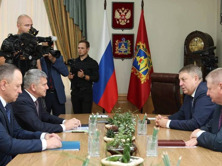 Александр Богомаз и Игорь Маковский в Брянске провели рабочую встречу и посетили героя-энергетика