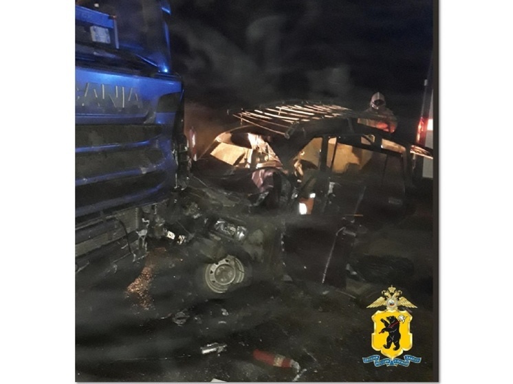В Ярославской области водитель погиб влетев под грузовую фуру