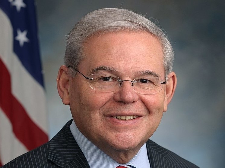 Автору антироссийских санкций в Сенате США предъявлено обвинение в коррупции