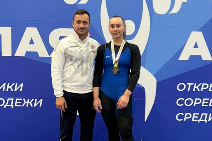 Voronezh athlete wins weightlifting tournament