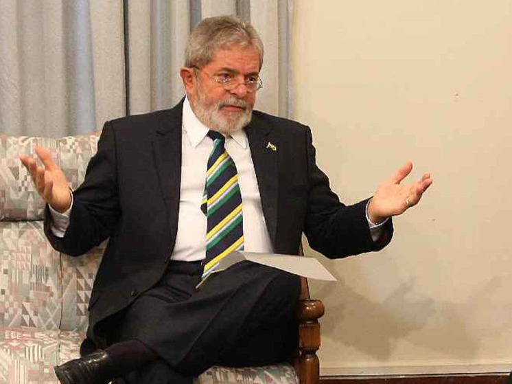 Bloomberg: РФ предложила Бразилии диалог после встречи да Силвы с Зеленским