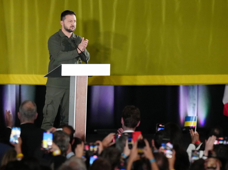 Экс-разведчик Риттер: ВСУ могут устроить военный переворот против Зеленского