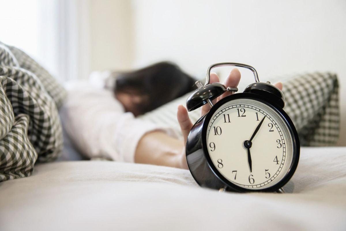A new study has proven that sleeping in on weekends is useless.