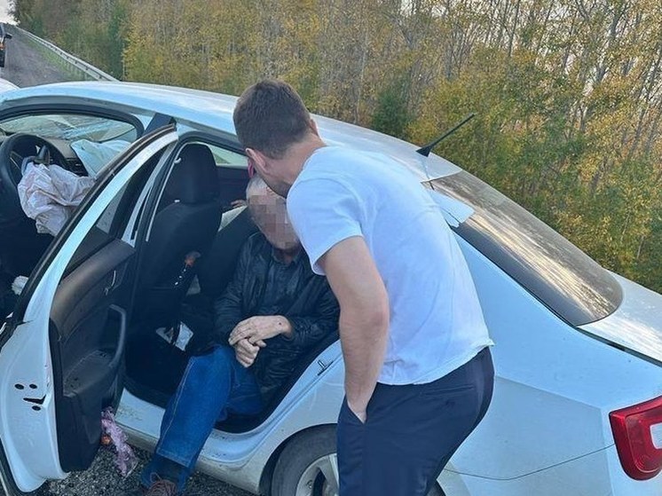 Глава минздрава Башкирии помог на трассе пострадавшим в ДТП