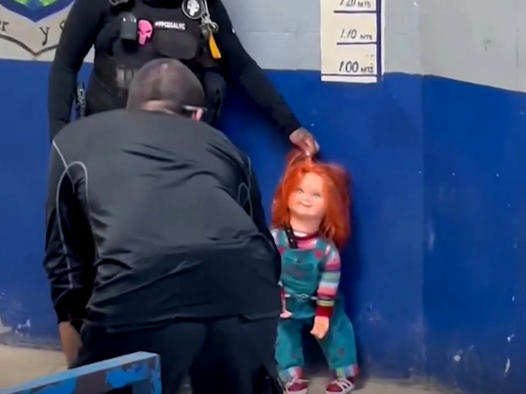 Куклу арестовали в Мексике за вымогательство