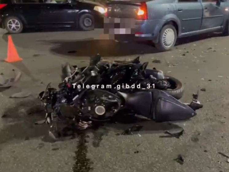 В Белгороде мотоциклистка попала под колеса автомобиля