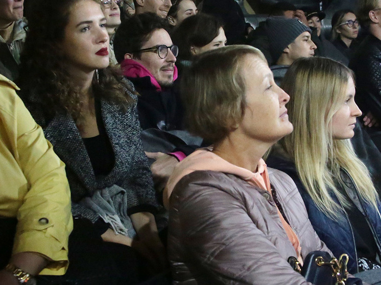 В Подмосковье актеры остановили спектакль из-за телефонного звонка