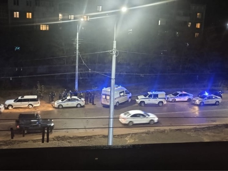 Семь полицейских машин преследовали Toyota Crown в ночь на 25 сентября в Чите