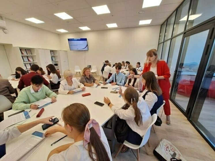 Учителя ЛНР приняли участие во всероссийском диктанте