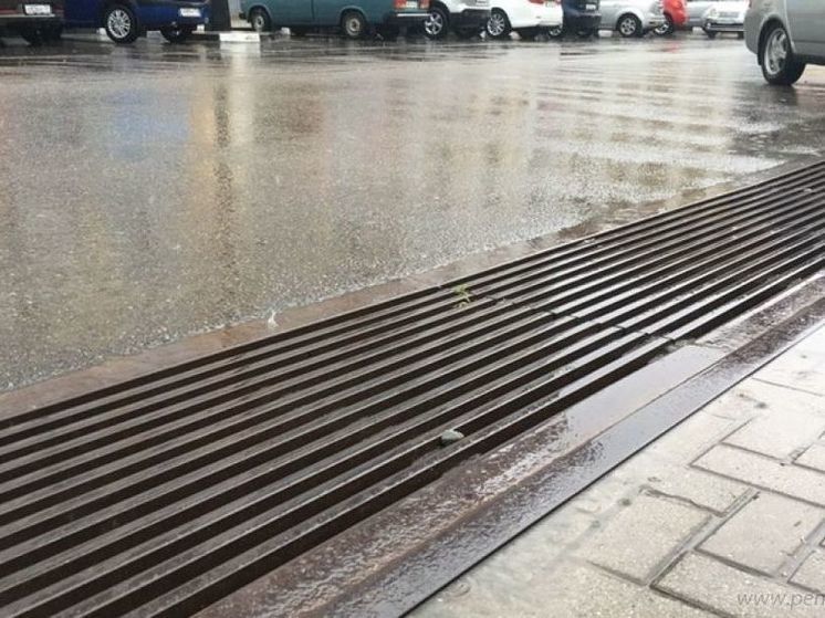 Властям Пензы пришлось извиняться за состояние ливневки в центре города