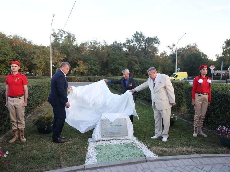 В областном центре торжественно заложили камень на место установления стелы «Астрахань – город трудовой доблести»