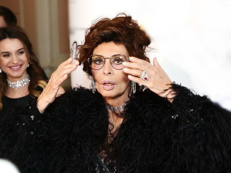 Руководство Sophia Loren Restaurant сообщило, что итальянская кинодива Софи Лорен не сможет присутствовать на торжественном открытии ресторана, которое запланировано на 26 сентября