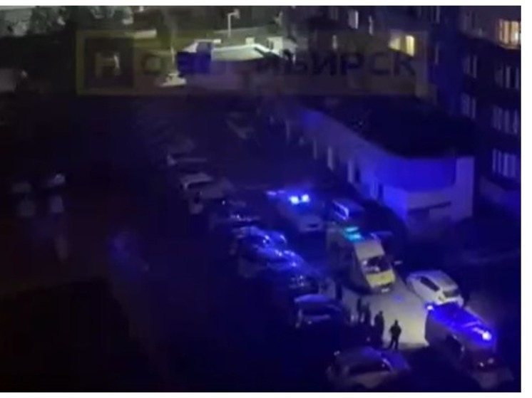 На Горском в Новосибирске при падении из окна на крышу парковки  погиб человек
