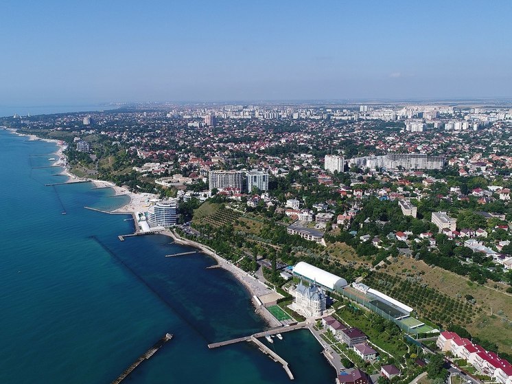 Украинские СМИ рассказали о прилетах по портовой инфраструктуре Одессы