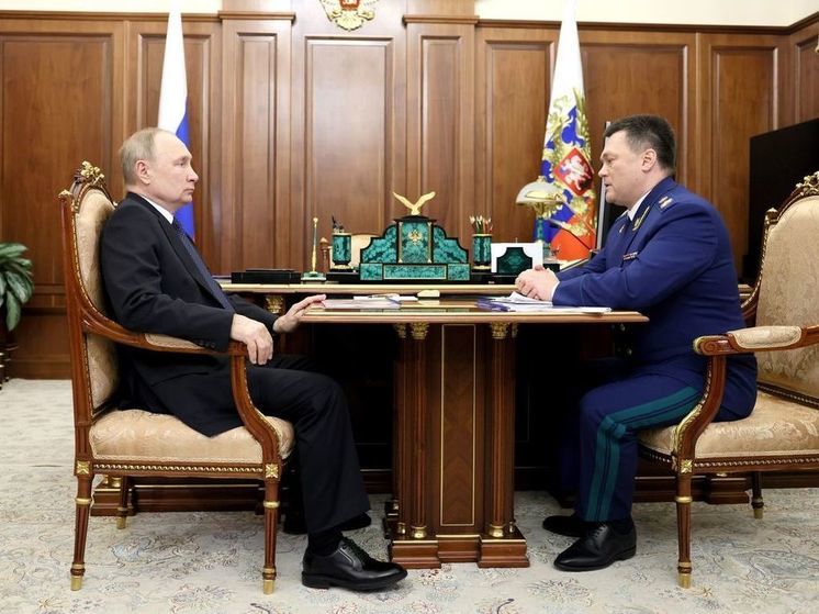 Путин провел рабочую встречу с генпрокурором РФ Игорем Красновым