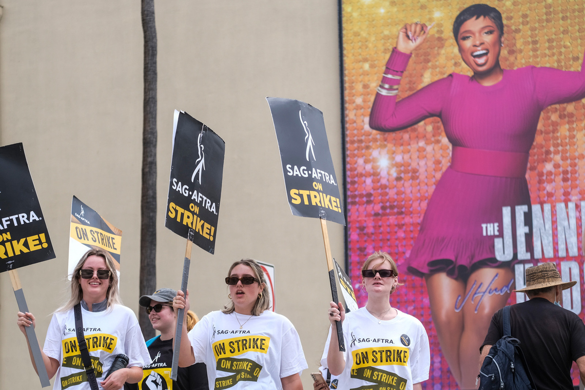 A five-month writers' strike has ended in Hollywood: they are talking about a “new era”