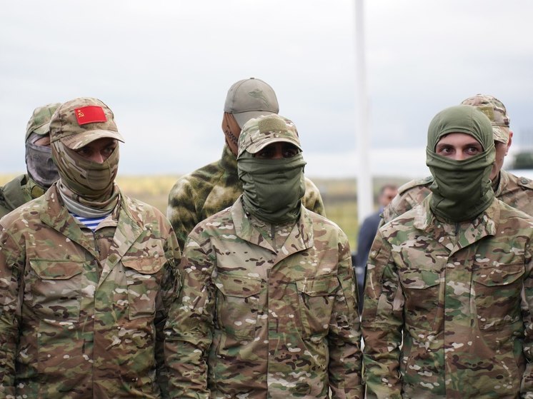 Тульскому губернатору Дюмину показали дронов-камикадзе в действии