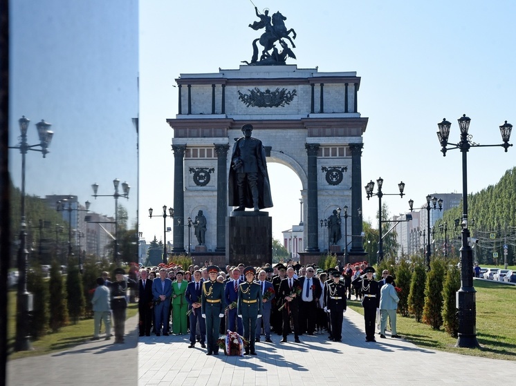 В Курске в парке «Патриот» высохли растения на клумбах
